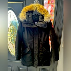 Canada Goose Rossclair Parka with fur hood trim. Size L